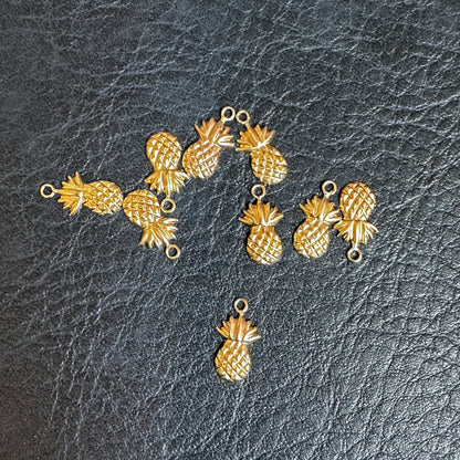14k Yellow Gold Pineapple Pendant